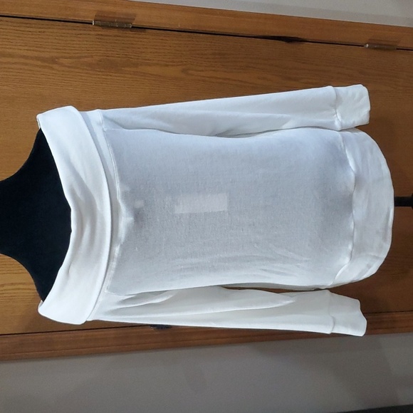 Cupcakes and cashmere white soft off shoulder NWT cowl sweater - Picture 4 of 6